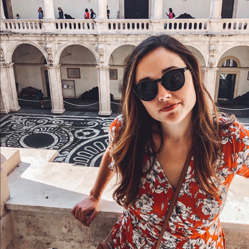 Meet your Posher, Nicole